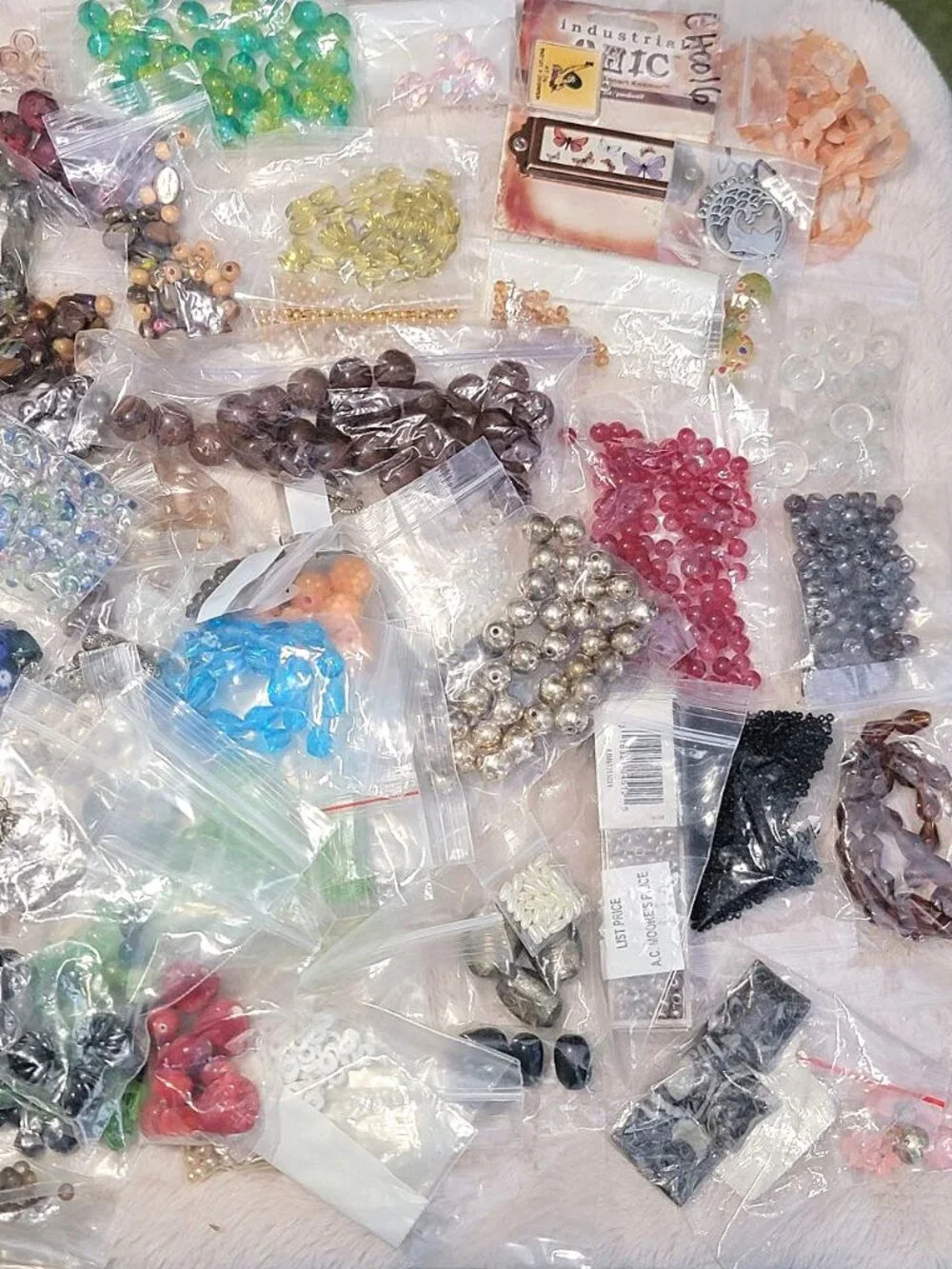 HUGE 4.5lb Destash Lot Jewelry Making Beads Findings Cabachons Various Mats #H